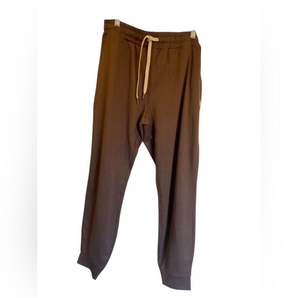 NWT Vuori performance joggers FOSSIL HEATHER Size M